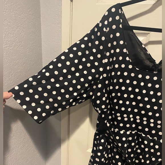 Retro Polka Dot V-neck dress (Size 22) - Picture 3 of 8